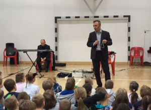 Z perkusją przez świat