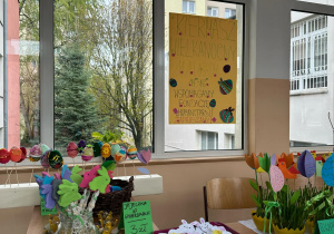 Wielkanocne lizaki, kolorowe zające z masy solnej, pisanki z włóczki cieszyły się największym wzięciem..