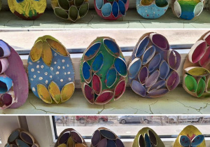 Uczniowie wykonali piękne i kolorowe pisanki używając tektury i farb.